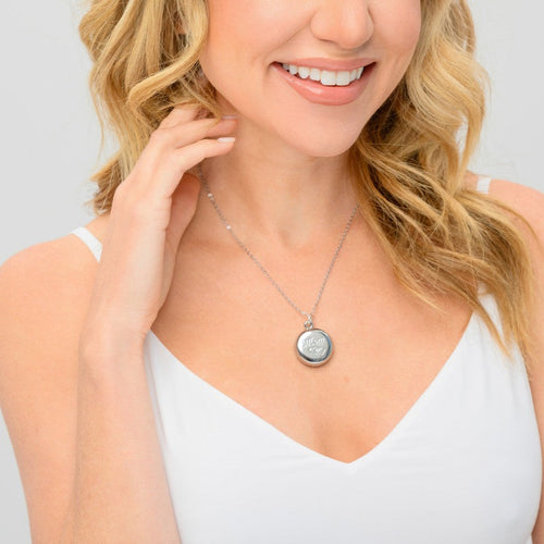 MOM Necklace