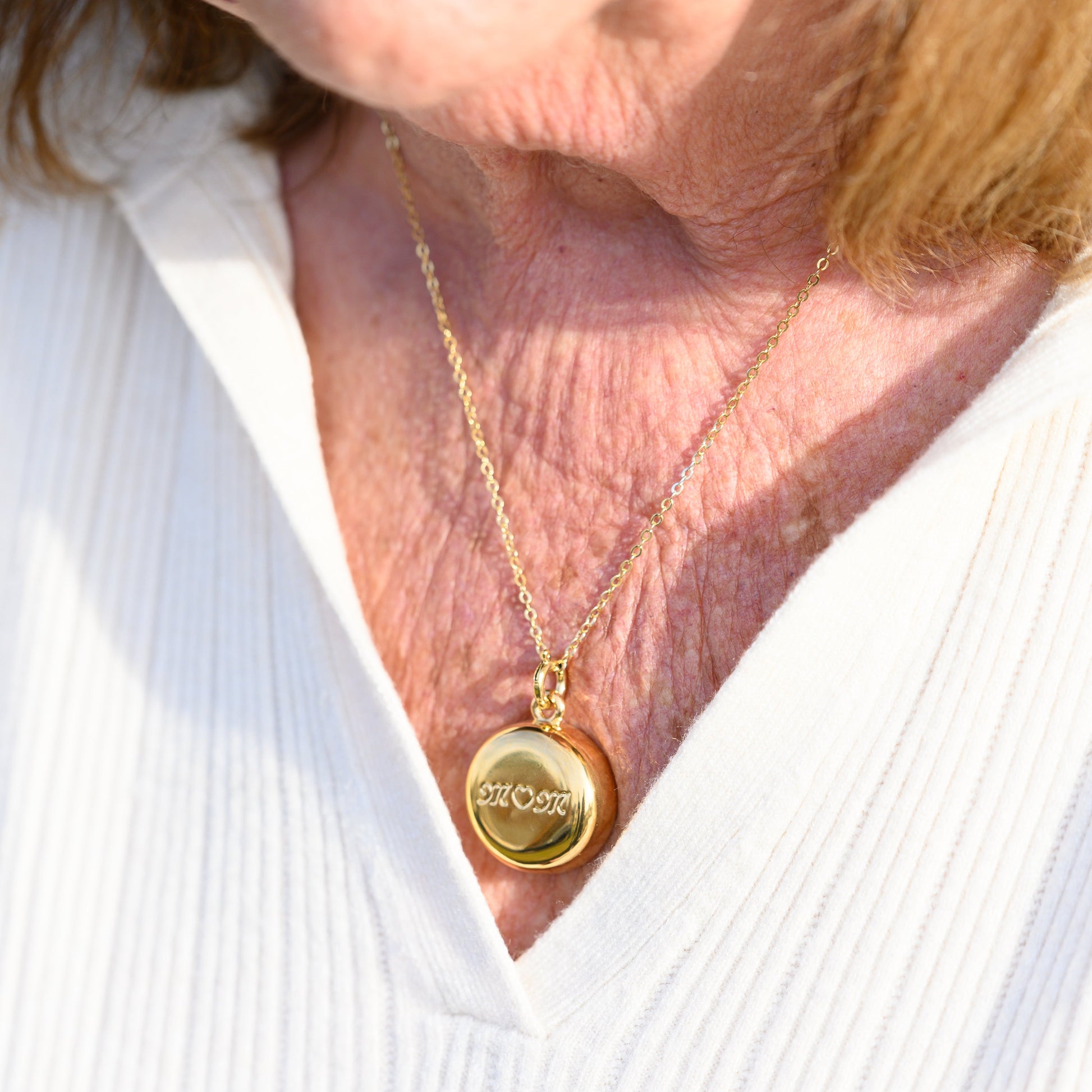 MOM Necklace