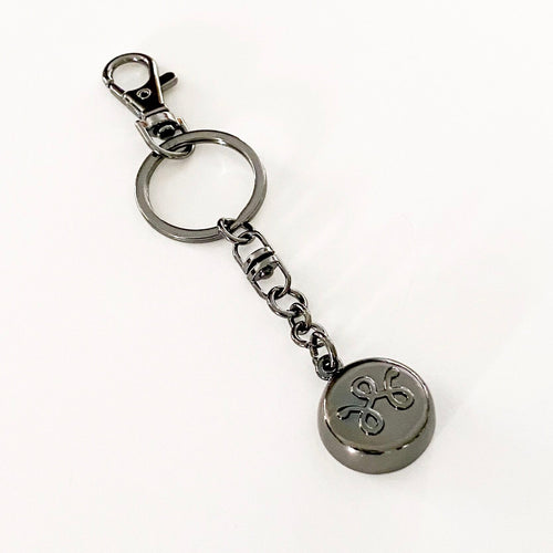 https://www.invisawear.com/cdn/shop/products/BlackKeychain.jpg?v=1628756513&width=500